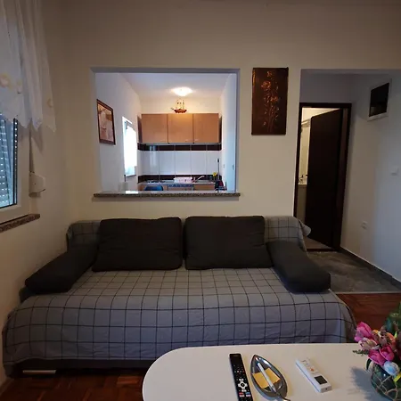 Apartments Pomer ポメル