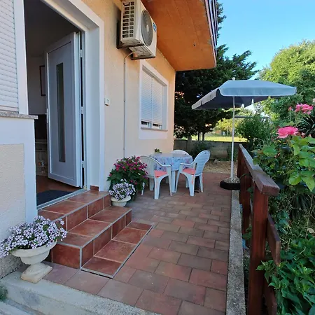 Apartamento Apartments Pomer *